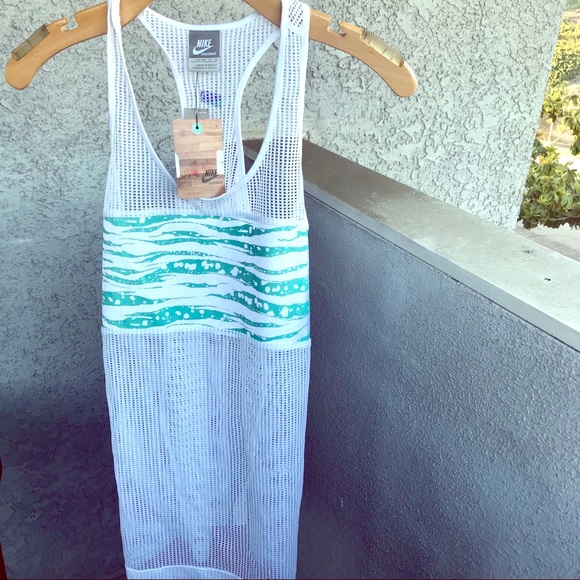 NEW Nike Mesh Workout Running Tank Top Large NWT - Picture 2 of 3